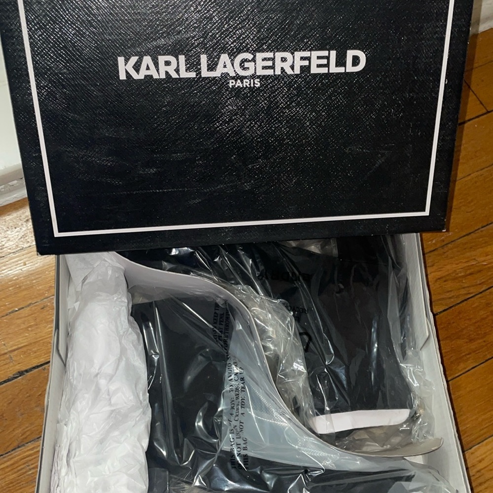 KARL LAGERFELD PARIS
Maya Suede Block Heel Booties in Black-Size  8 1/2